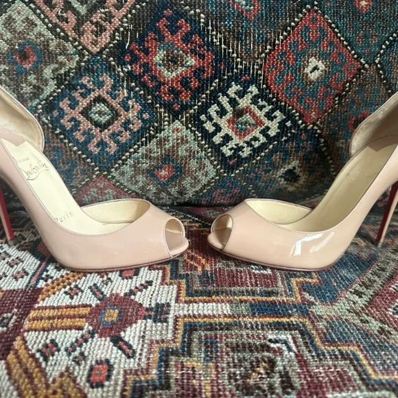 Christian Louboutin Demi You Patent (Sz 35, color Nude)